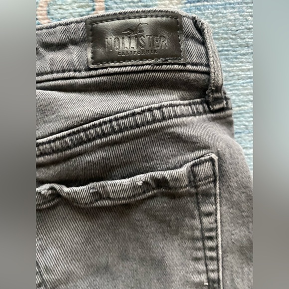 🥳🥳Hollister Charcoal Ultra High Rise Mom Straight-Leg Vintage Women's Jeans - Picture 6 of 9